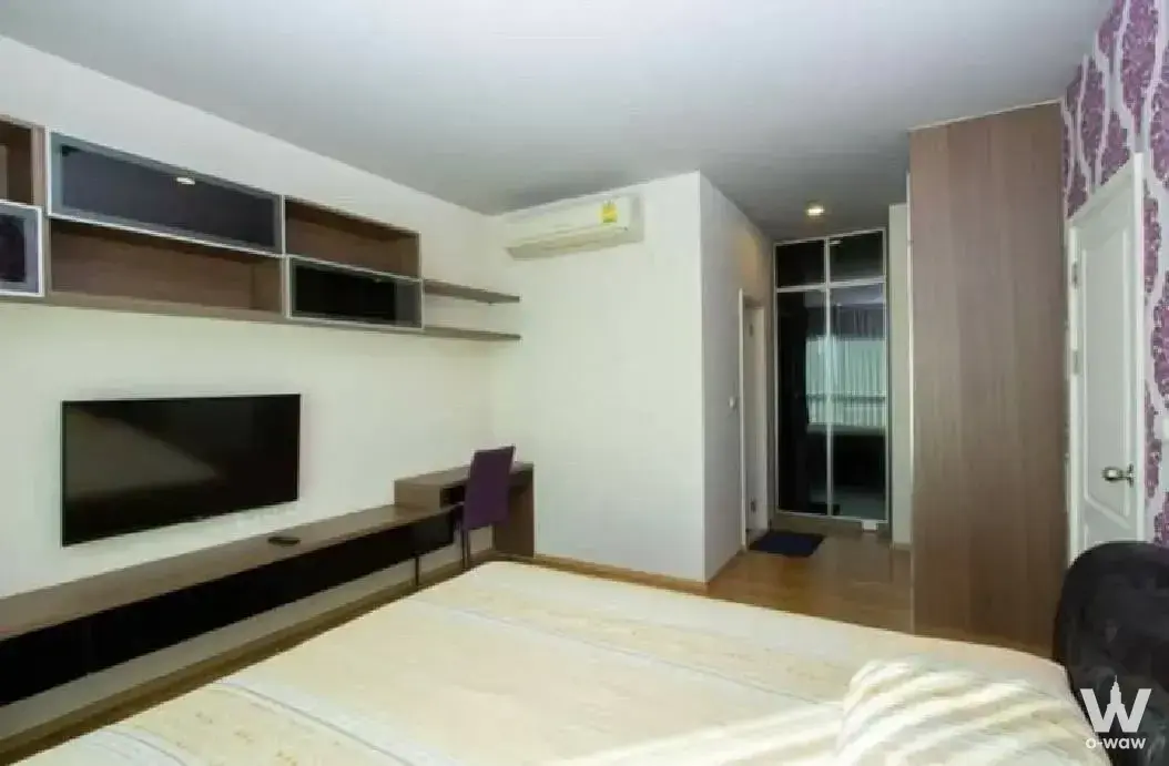 Condo with 1 bedroom for rent at Hive Sathorn Condo — photo 4 of 5