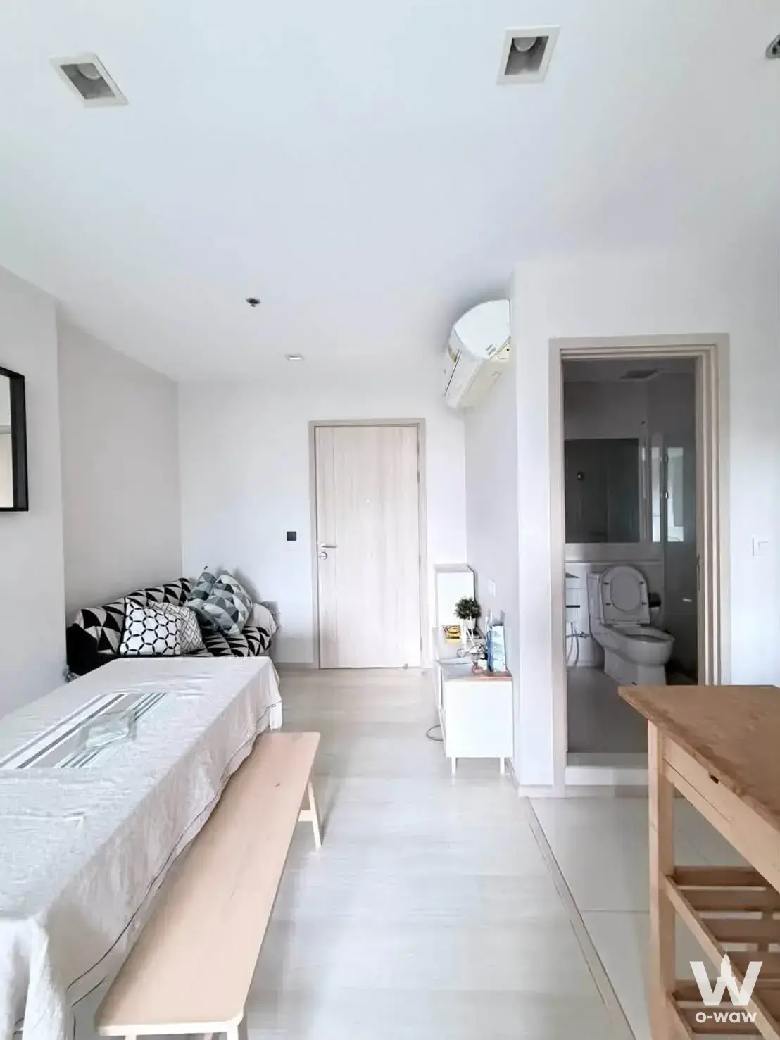 Condo with 1 bedroom for rent at Life One Wireless — photo 2 of 5