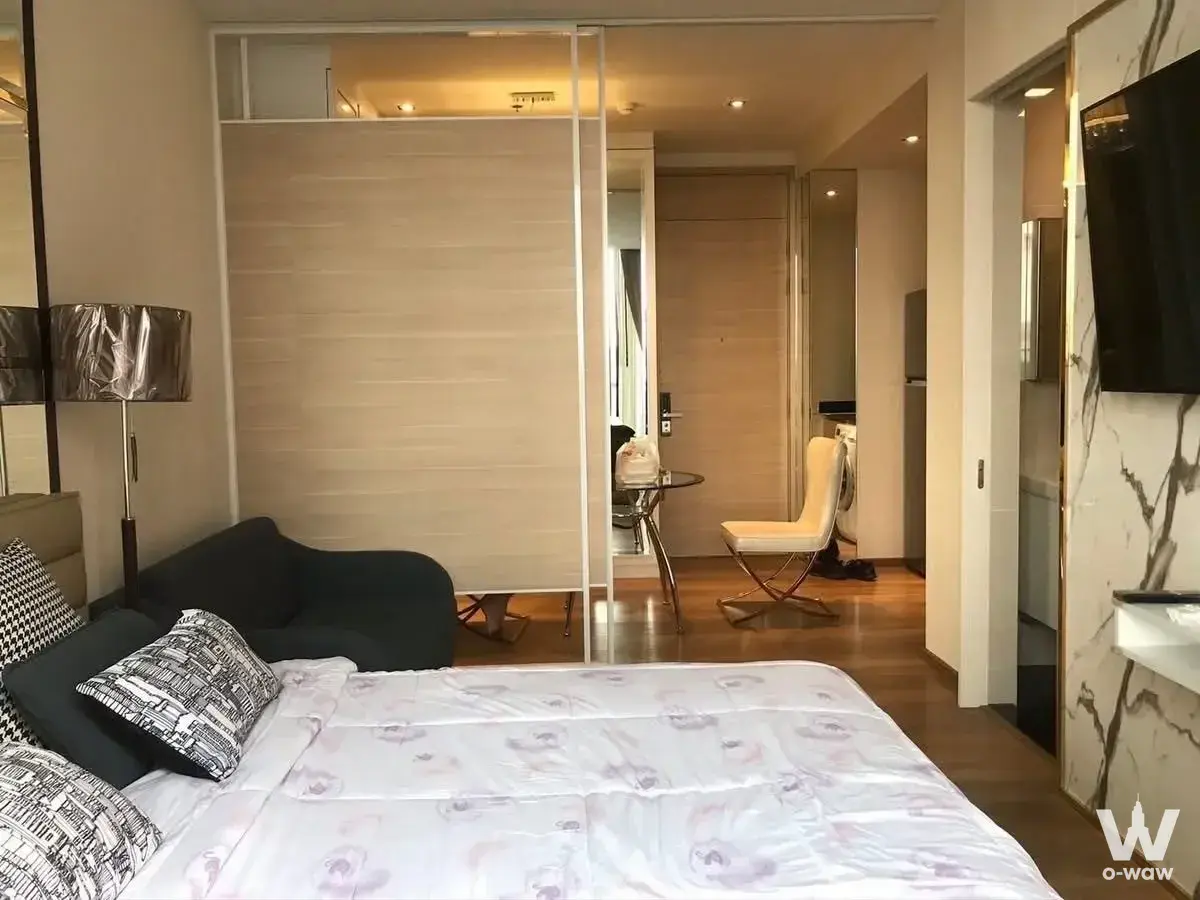 Condo with 1 bedroom for rent at Park Origin Phrom Phong — photo 2 of 3