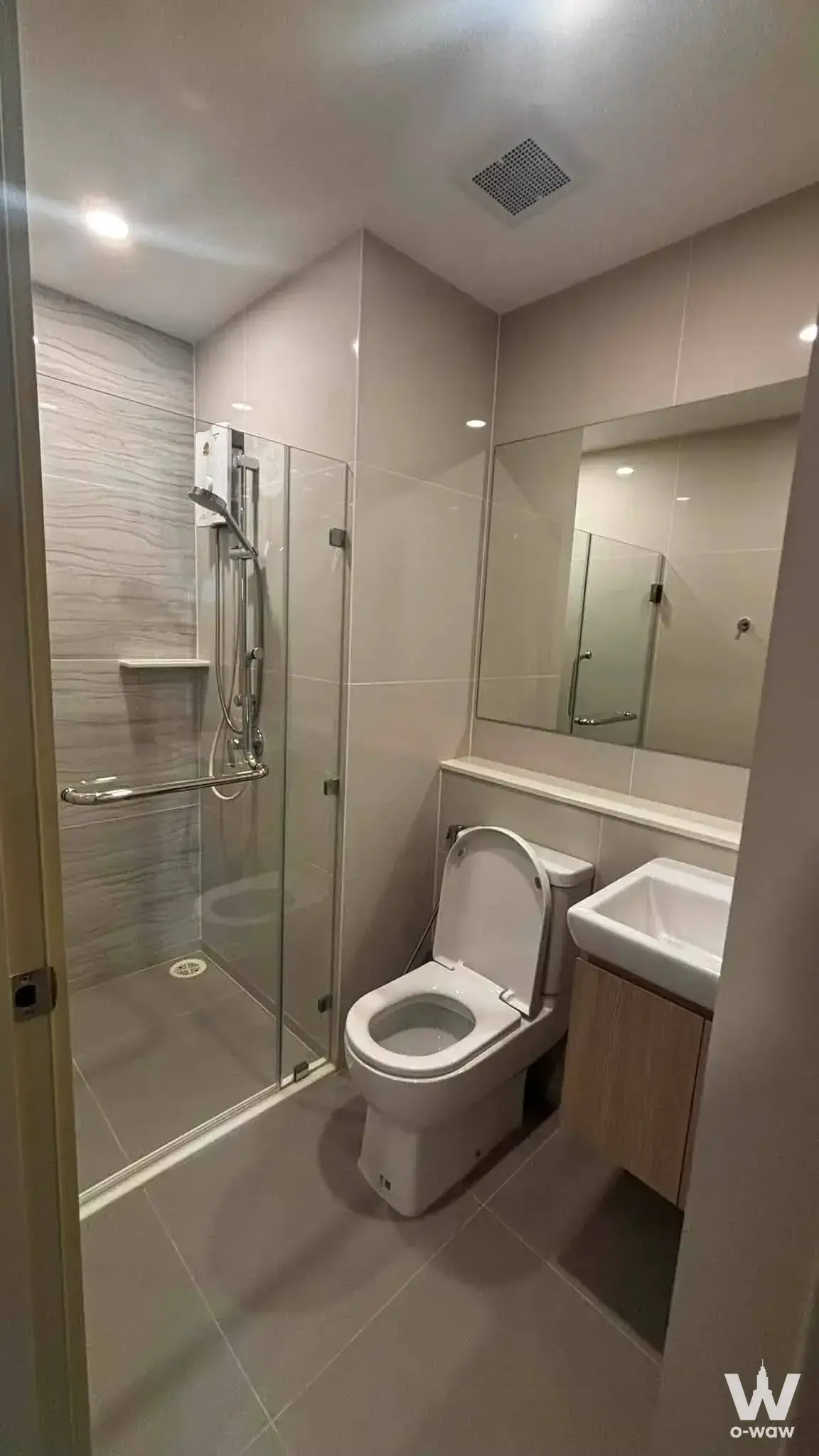 Condo with 1 bedroom for sale at Life One Wireless — photo 1 of 5