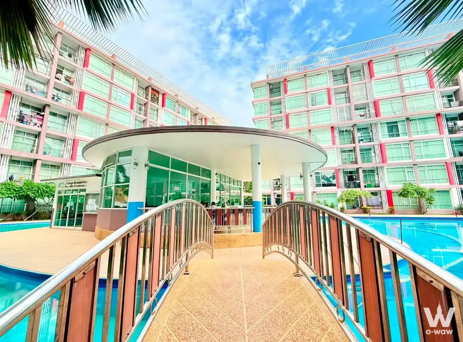 Siam Country Club Soi, near Rai Wanasin Market, close to Sukhumvit Road and Pattaya City (5 minutes drive)