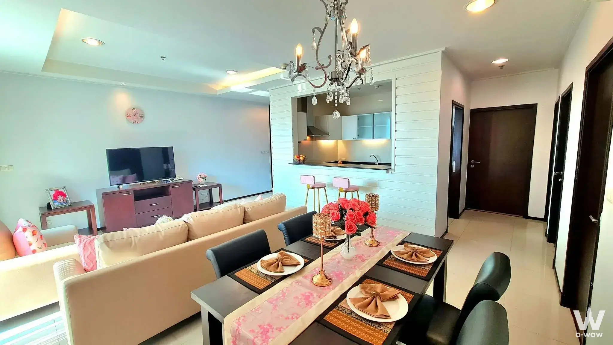 Condo with 2 bedrooms for rent at Piyathip Place Serviced Apartment — photo 2 of 5