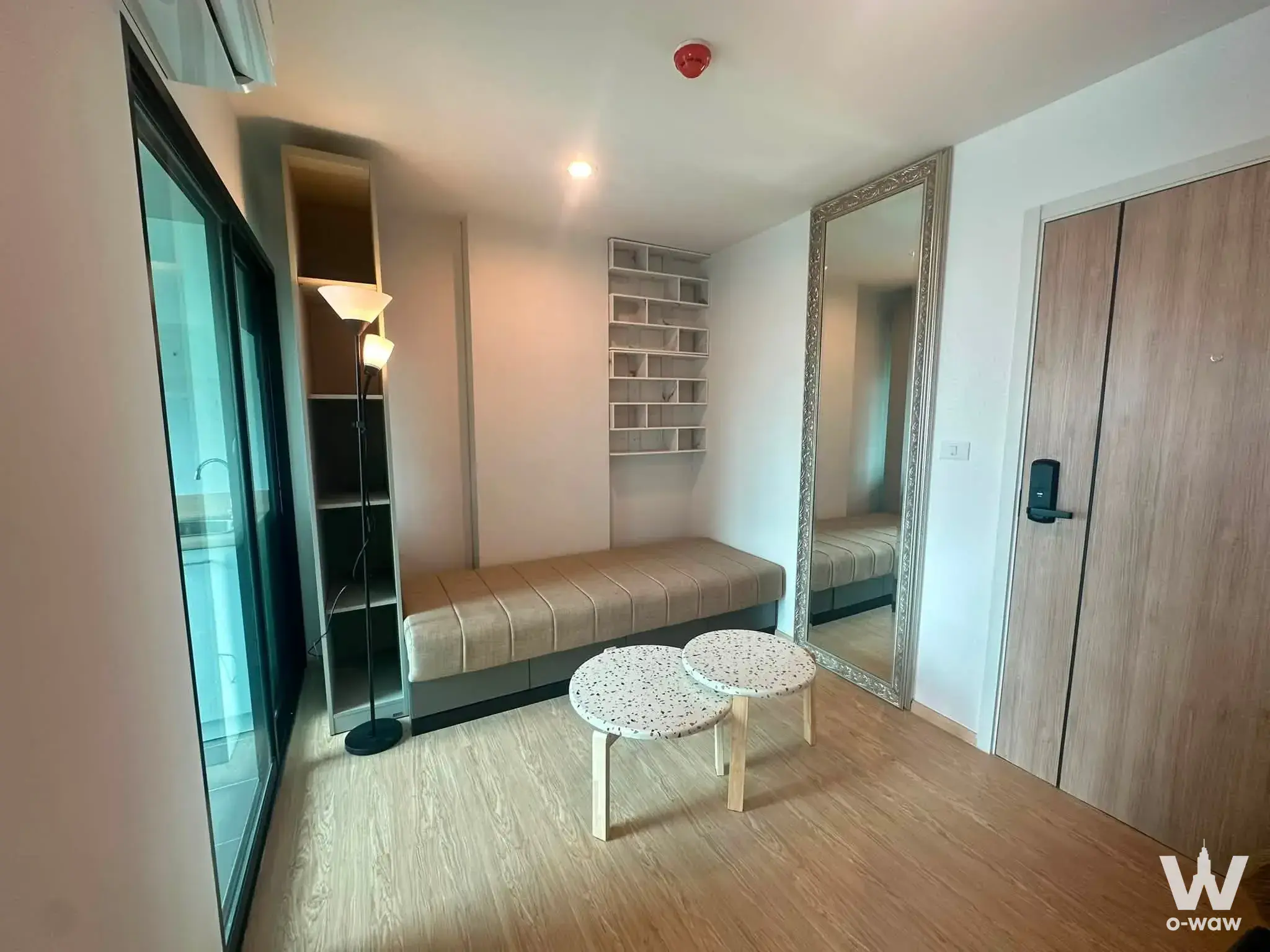 Ratchadaphisek Soi 18, Huai Khwang, Bangkok (near MRT Huai Khwang and MRT Sutthisan)