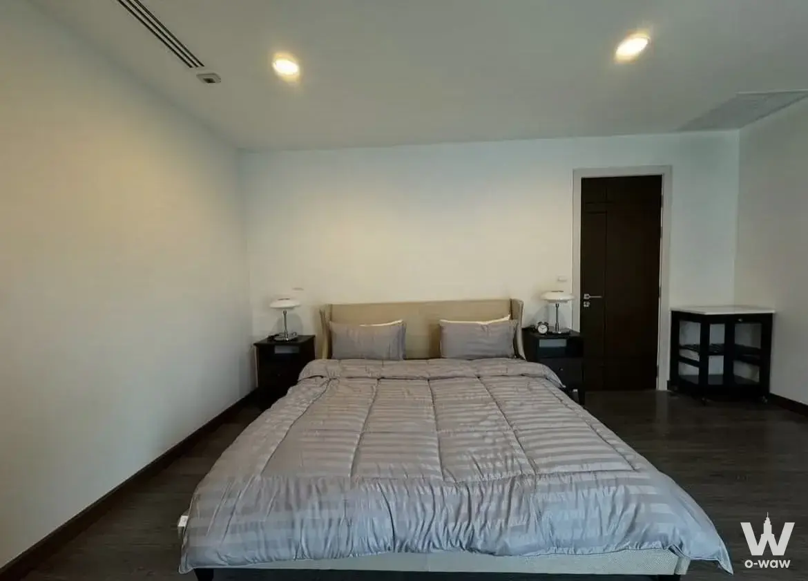 Condo with 3 bedrooms for rent at The Crest Ruamrudee — photo 5 of 5