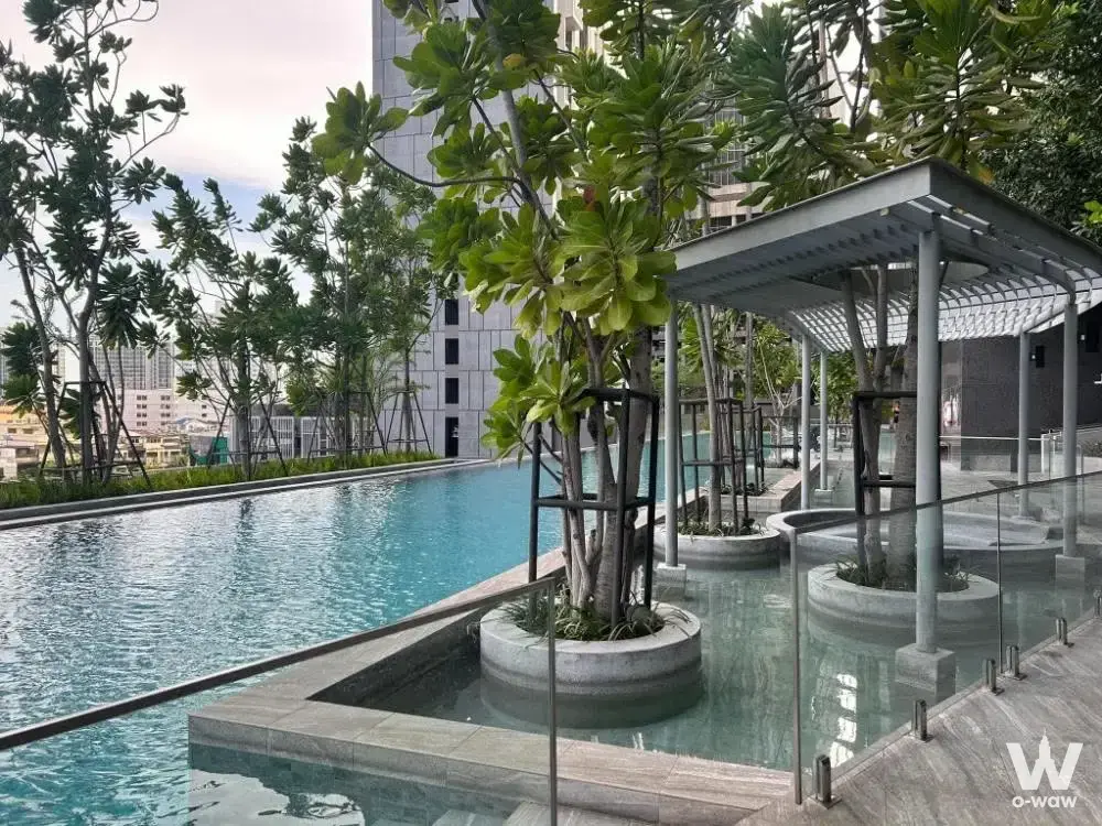 Commercial with 2 bedrooms for rent at Whizdom Essence Sukhumvit — photo 2 of 3