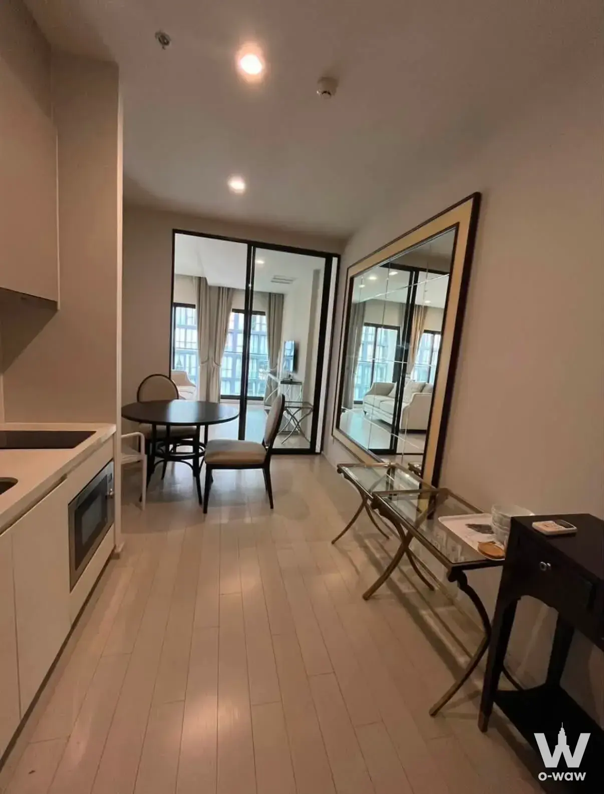 Condo with 1 bedroom for sale at Noble Ploenchit — photo 2 of 5