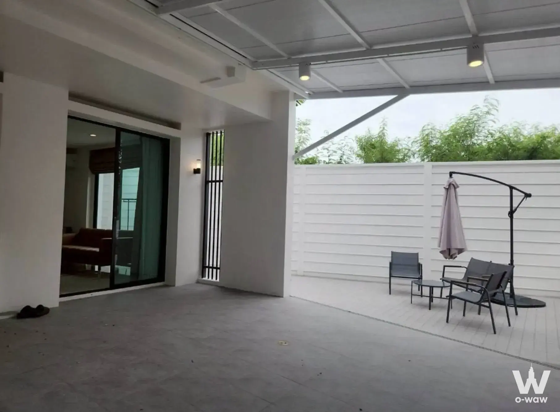 Townhouse with 3 bedrooms for rent at Areeya Mandarina Sukhumvit 77 — photo 3 of 5