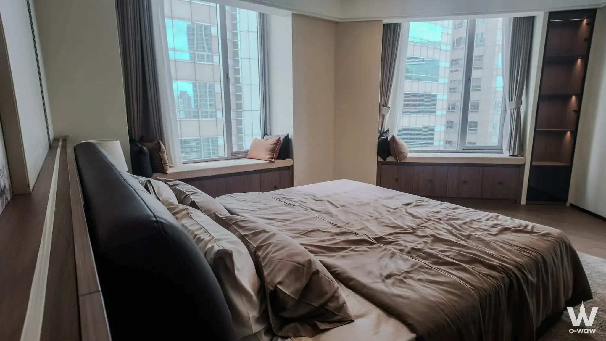 Condo for sale at All Seasons Mansion — photo 4 of 5