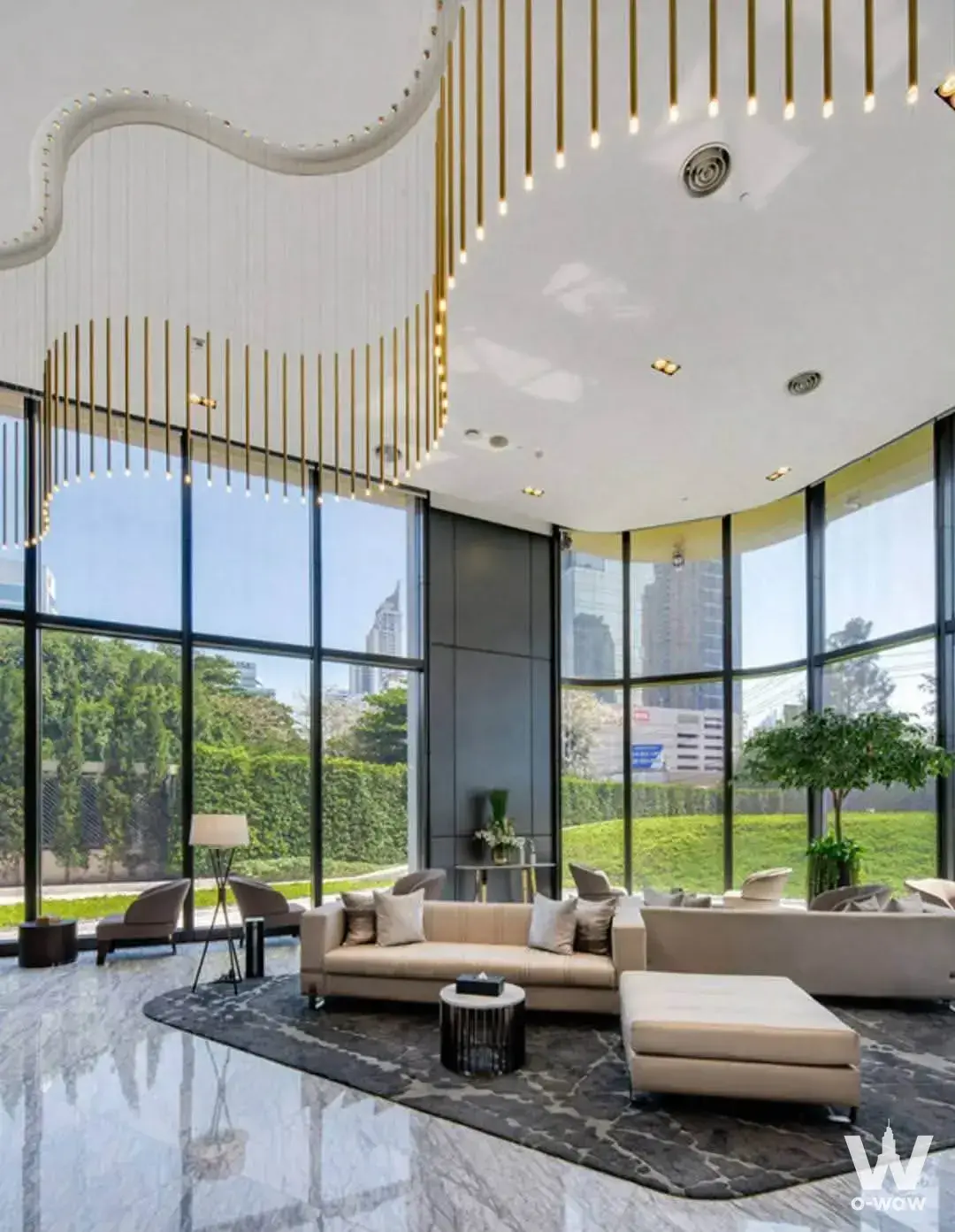 Central Bangkok, near MRT Phetchaburi and Airport Rail Link Makkasan