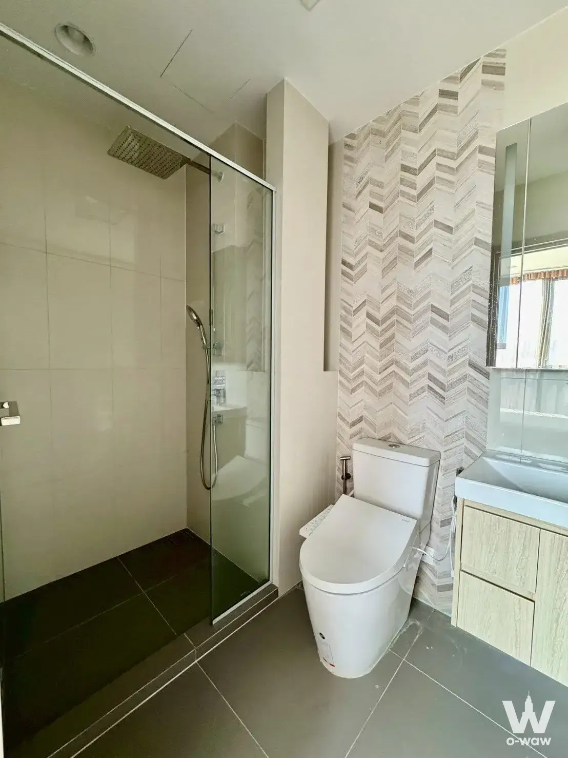 Condo with 1 bedroom for rent at Oka Haus — photo 4 of 5