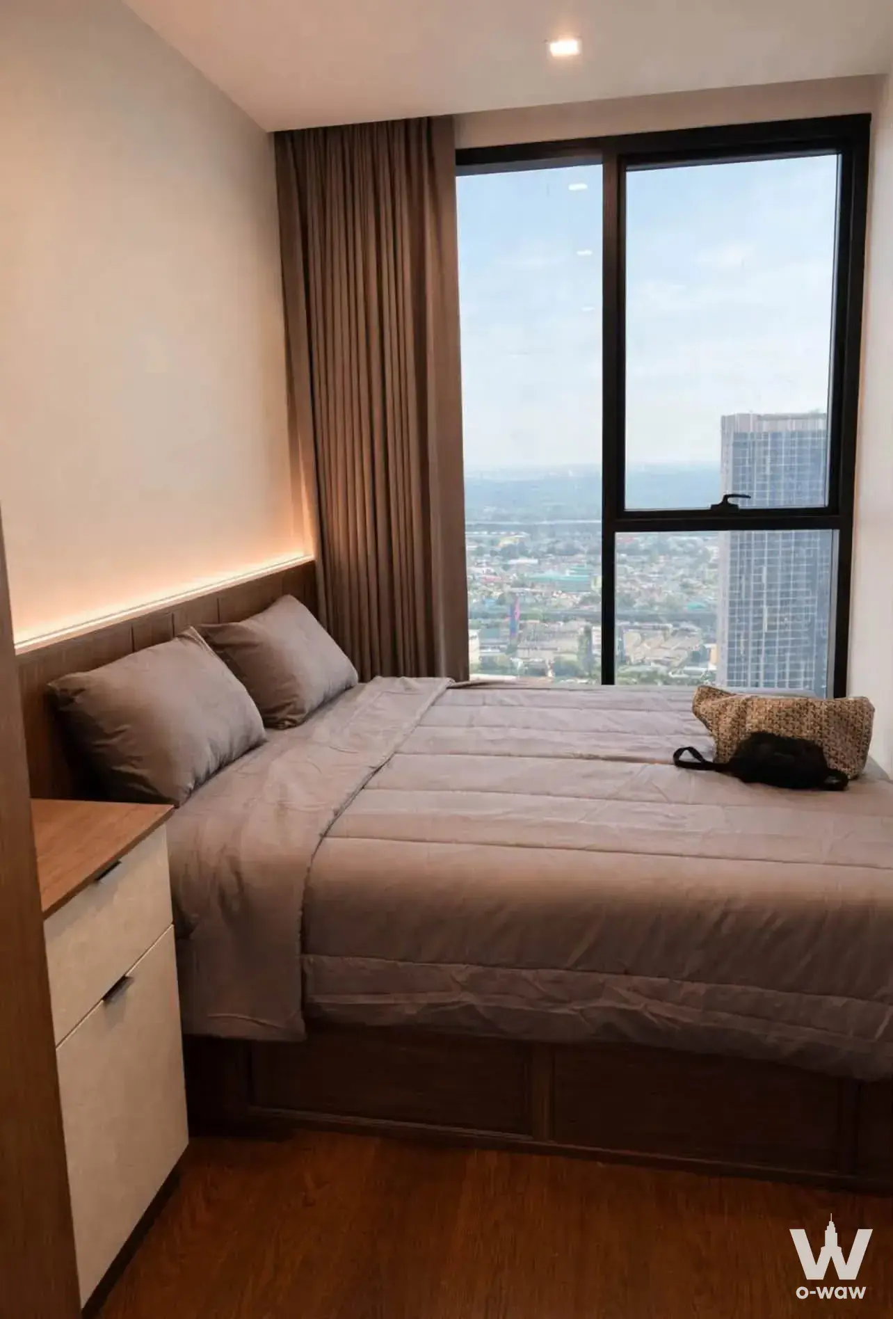 Condo with 1 bedroom for rent at Sukhumvit Soi 36, Bangkok — photo 1 of 5