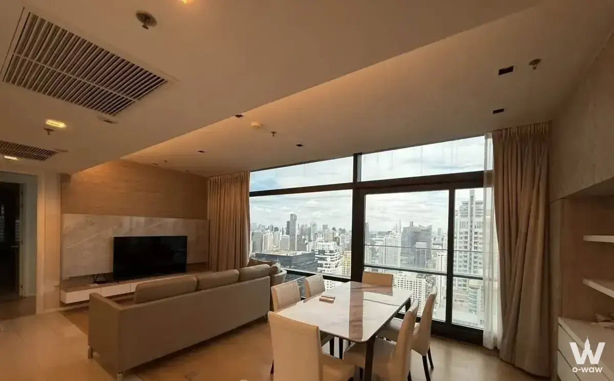 Condo with 3 bedrooms for rent at Circle Condominium — photo 1 of 5