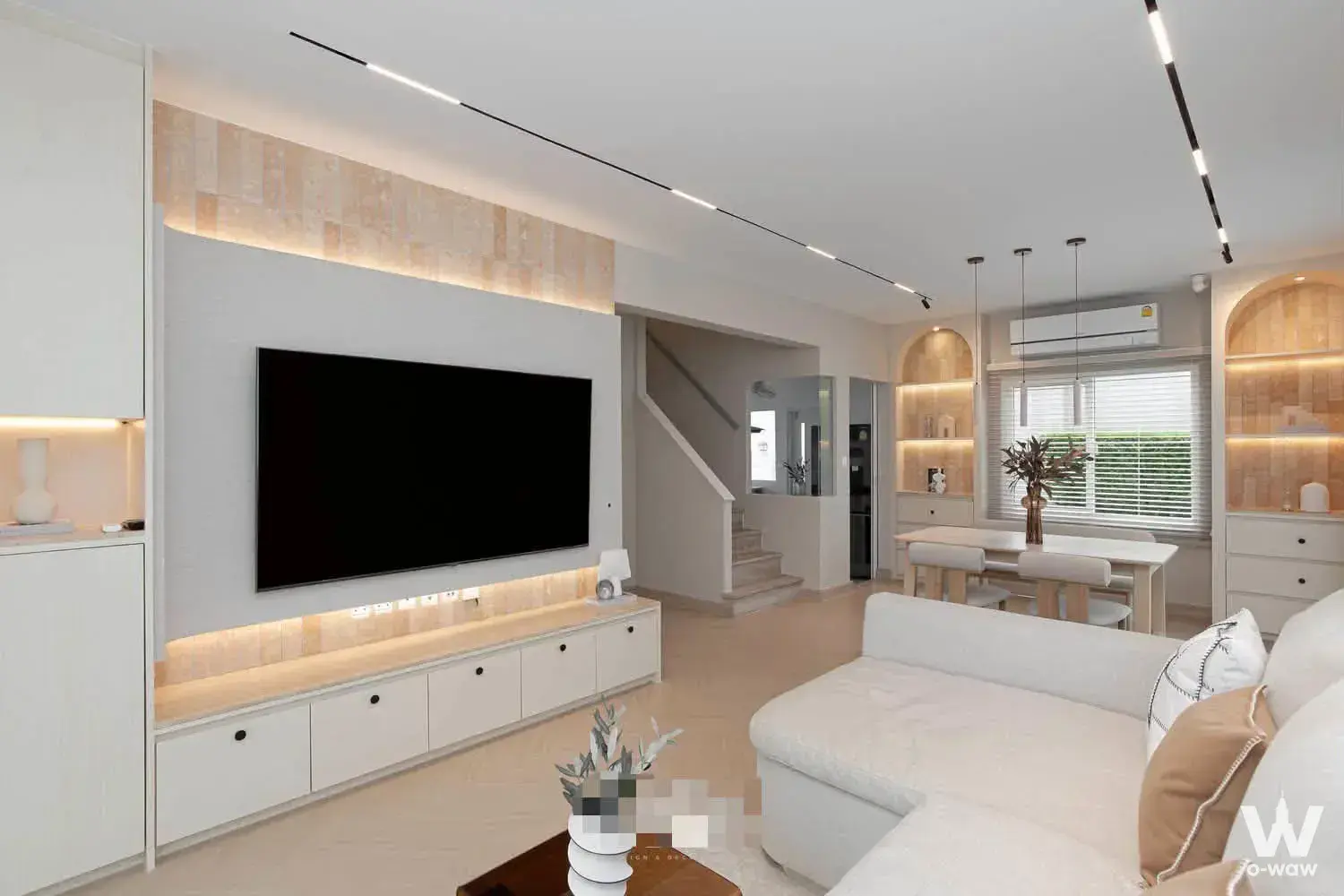 3-bed house for rent in Villaggio 2 Srinakarin-Bangna luxury home with stone feature wall