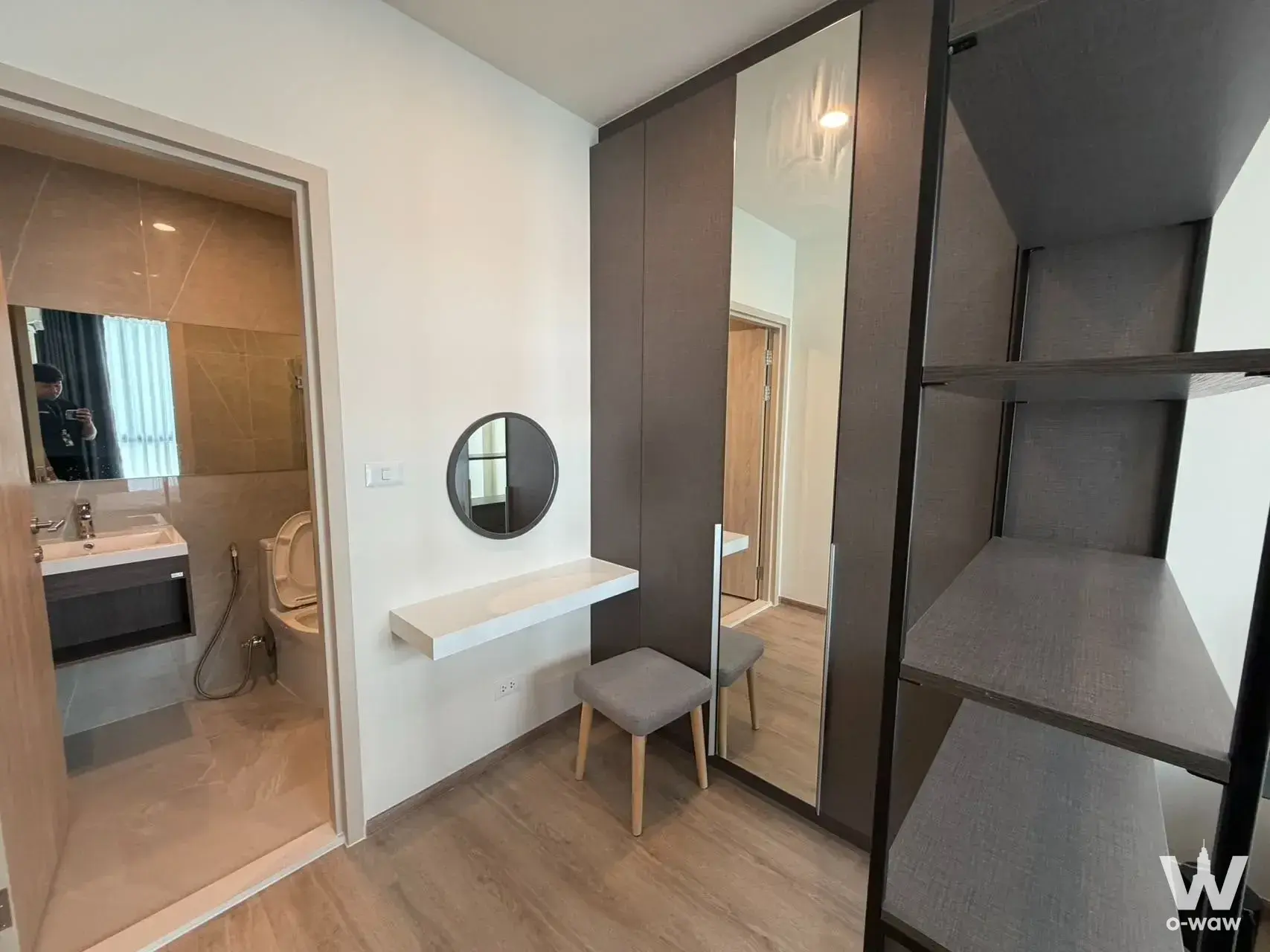 Condo with 2 bedrooms for rent at Nue District R9 — photo 4 of 5