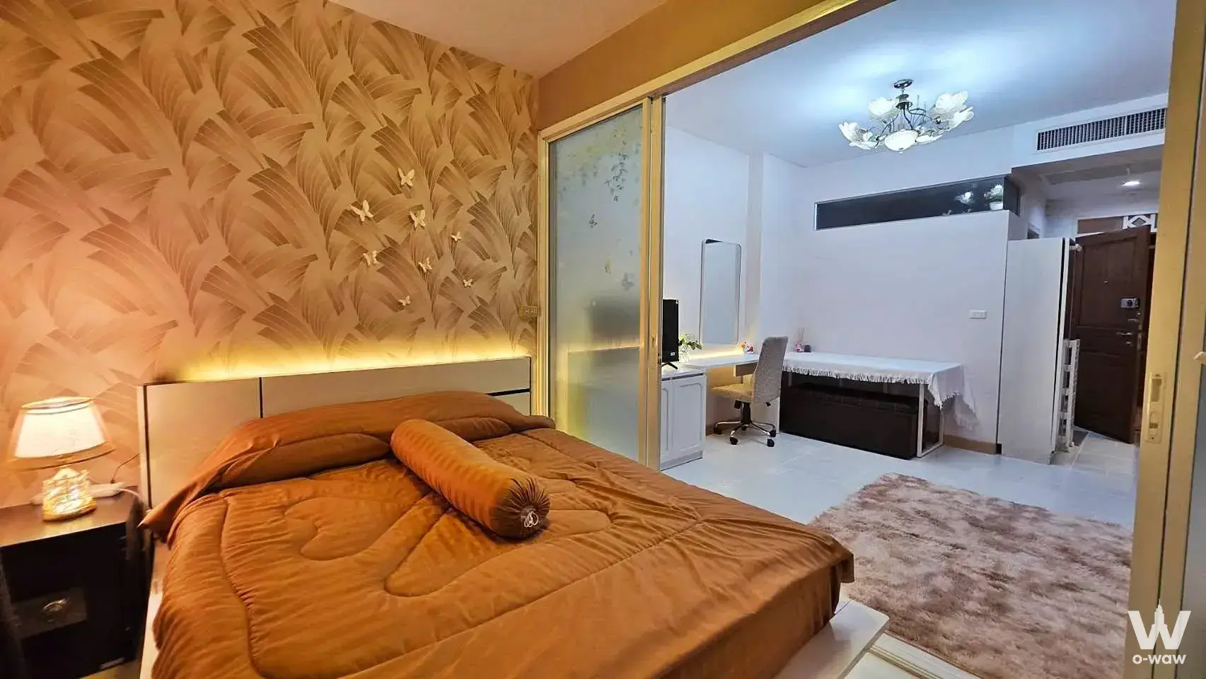 Near BTS Krung Thon Buri