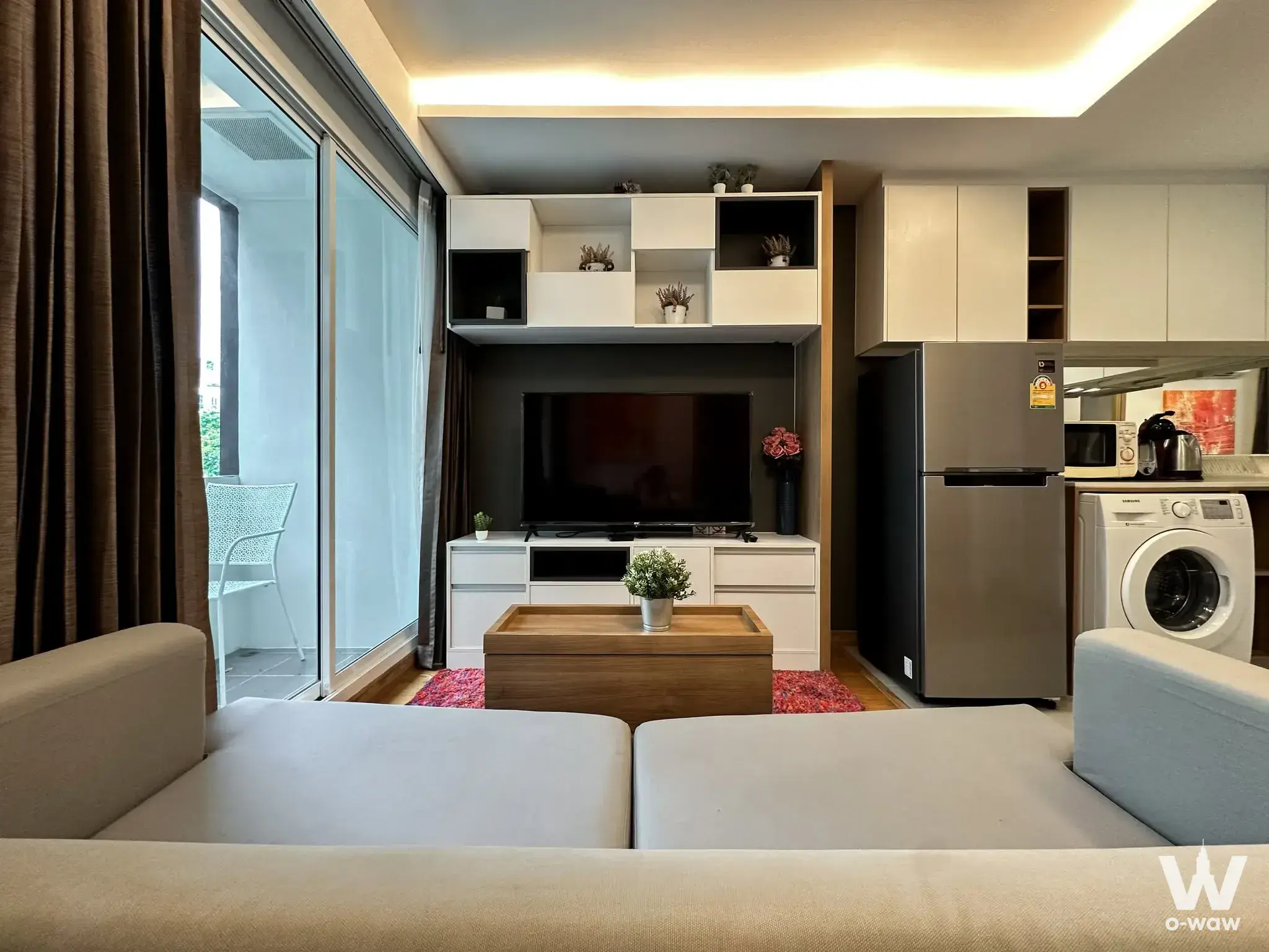 Condo for rent at InterLux Premier — photo 2 of 5