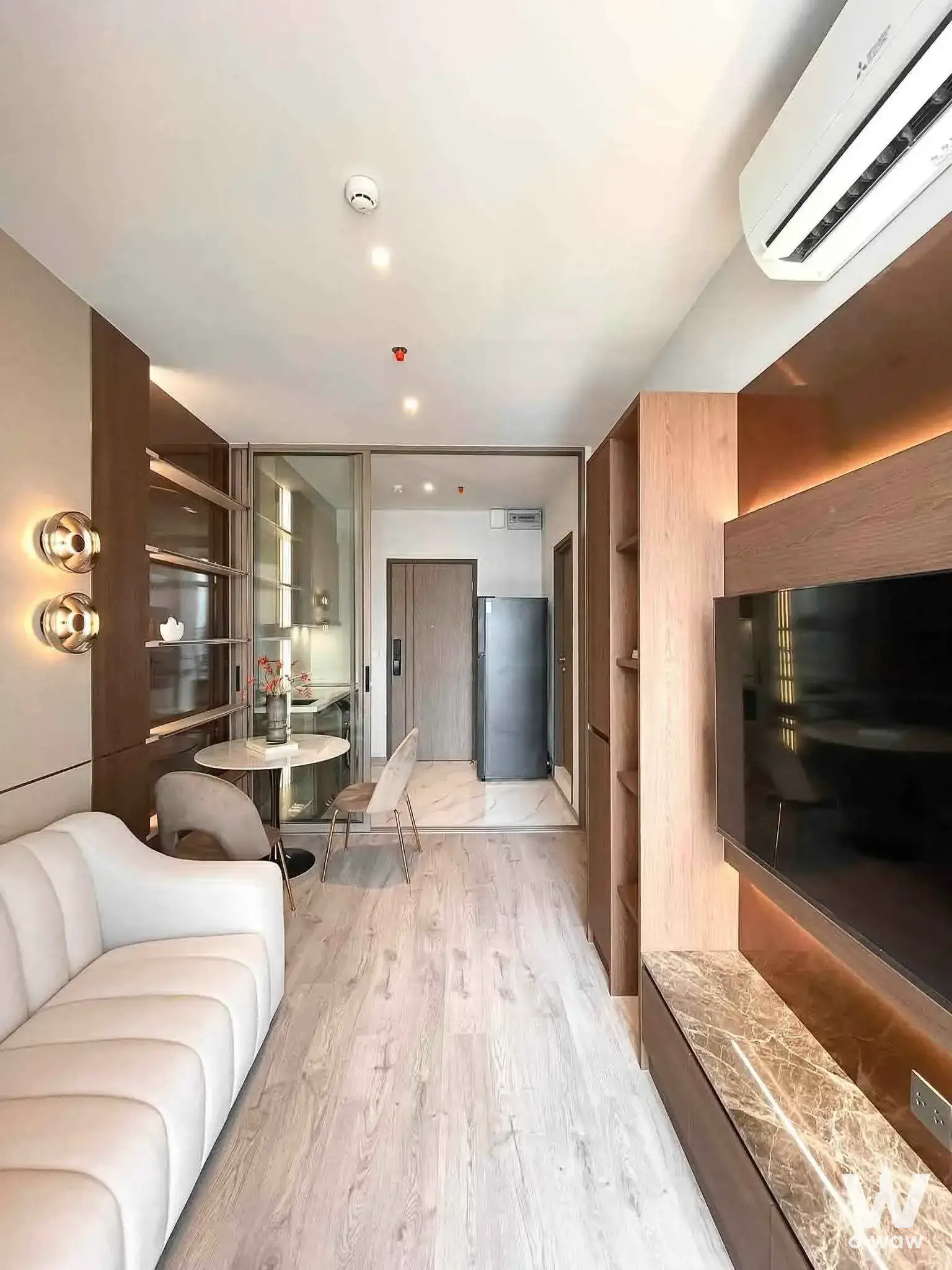 Condo with 1 bedroom for rent at Rhythm Ekkamai Estate — photo 2 of 5