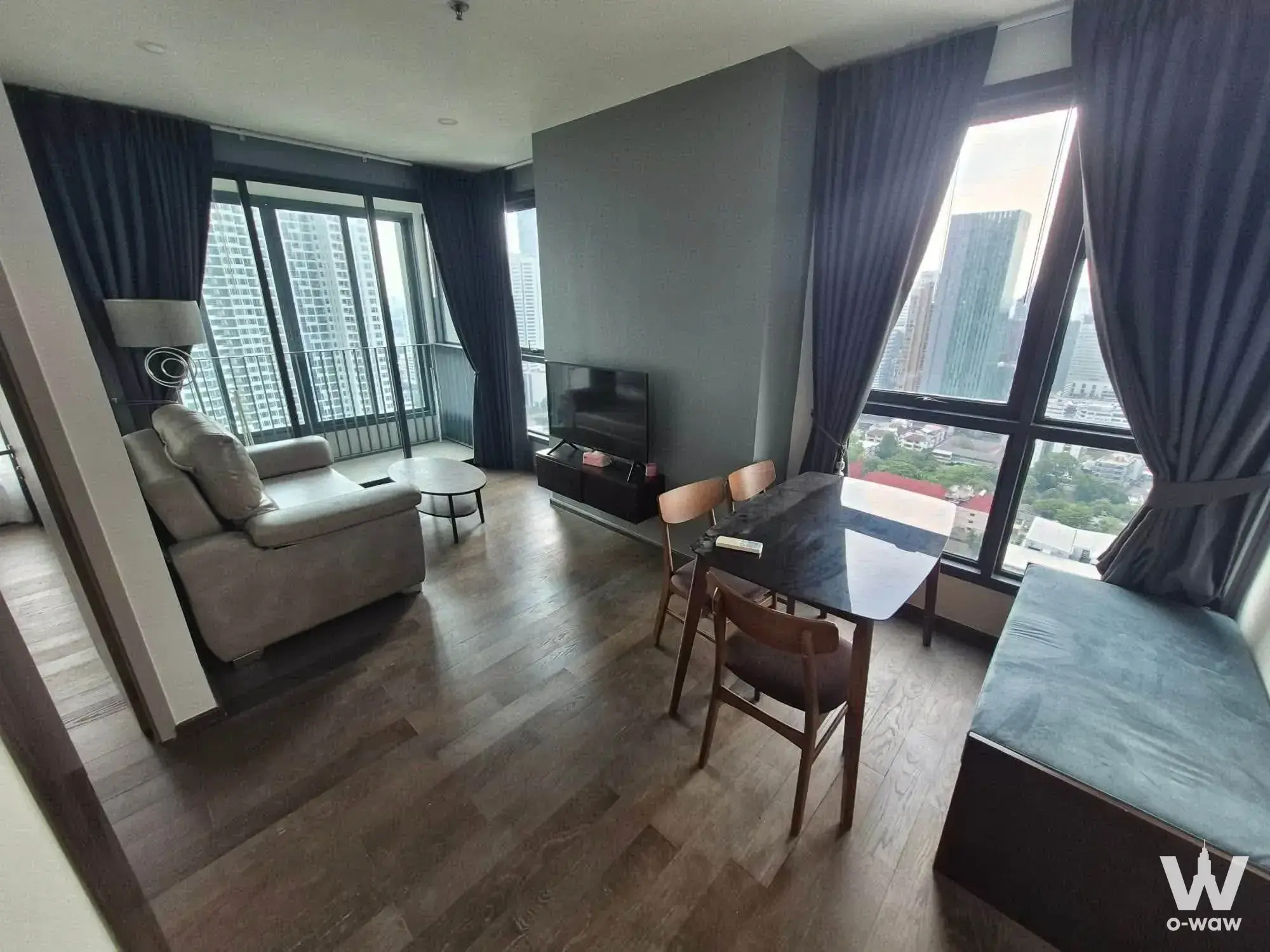 Ratchathewi, Bangkok (Near BTS Ratchathewi, Siam Paragon, MBK Center, Platinum Fashion Mall, and Pratunam)