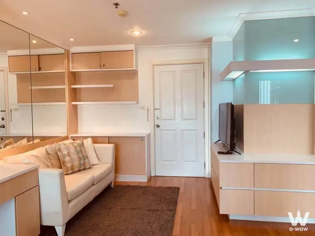 Condo with 1 bedroom for rent at Lumpini Place Rama 9 - Ratchada — photo 2 of 5