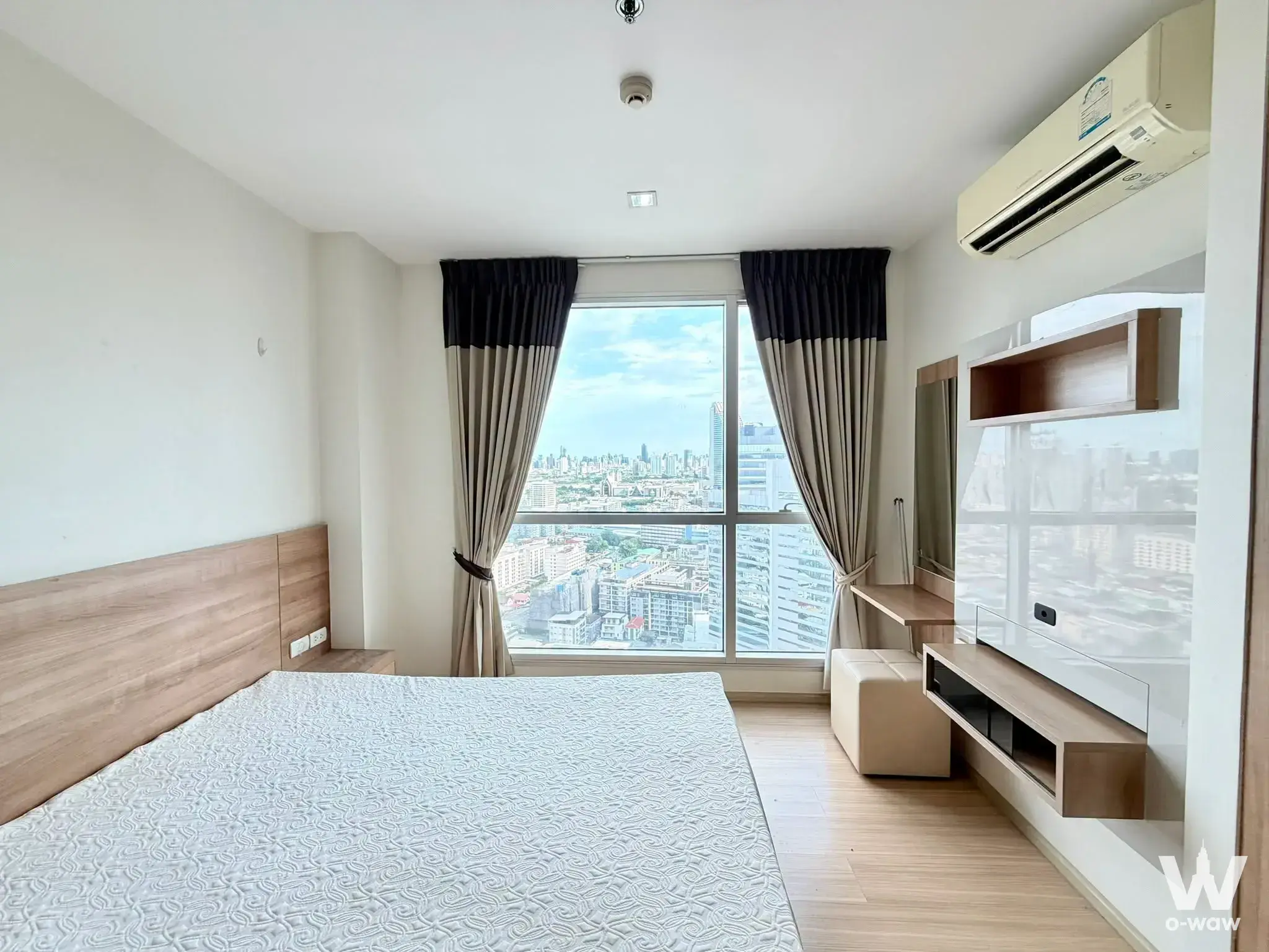 Condo with 1 bedroom for rent at RHYTHM Ratchada-Huaikwang — photo 1 of 5