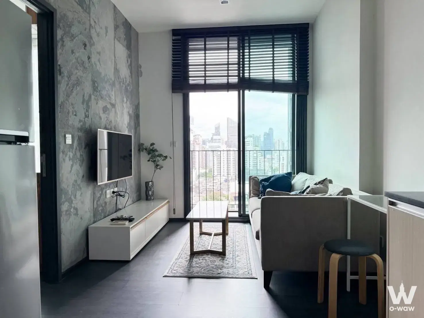 Condo with 1 bedroom for rent at The Edge Sukhumvit 23 — photo 1 of 4