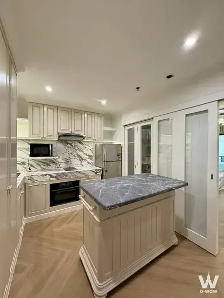 Condo with 3 bedrooms for rent at Topview Tower — photo 5 of 5