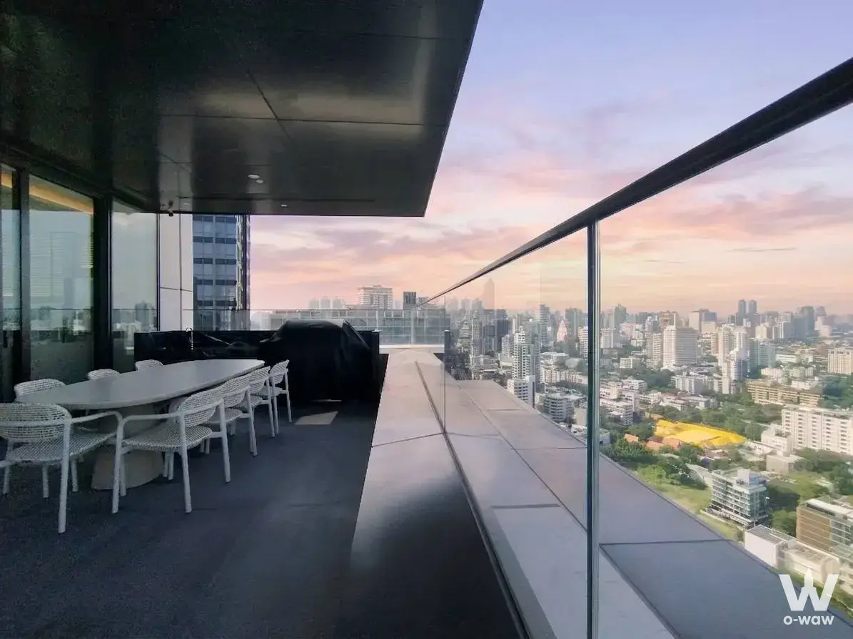 Thonglor