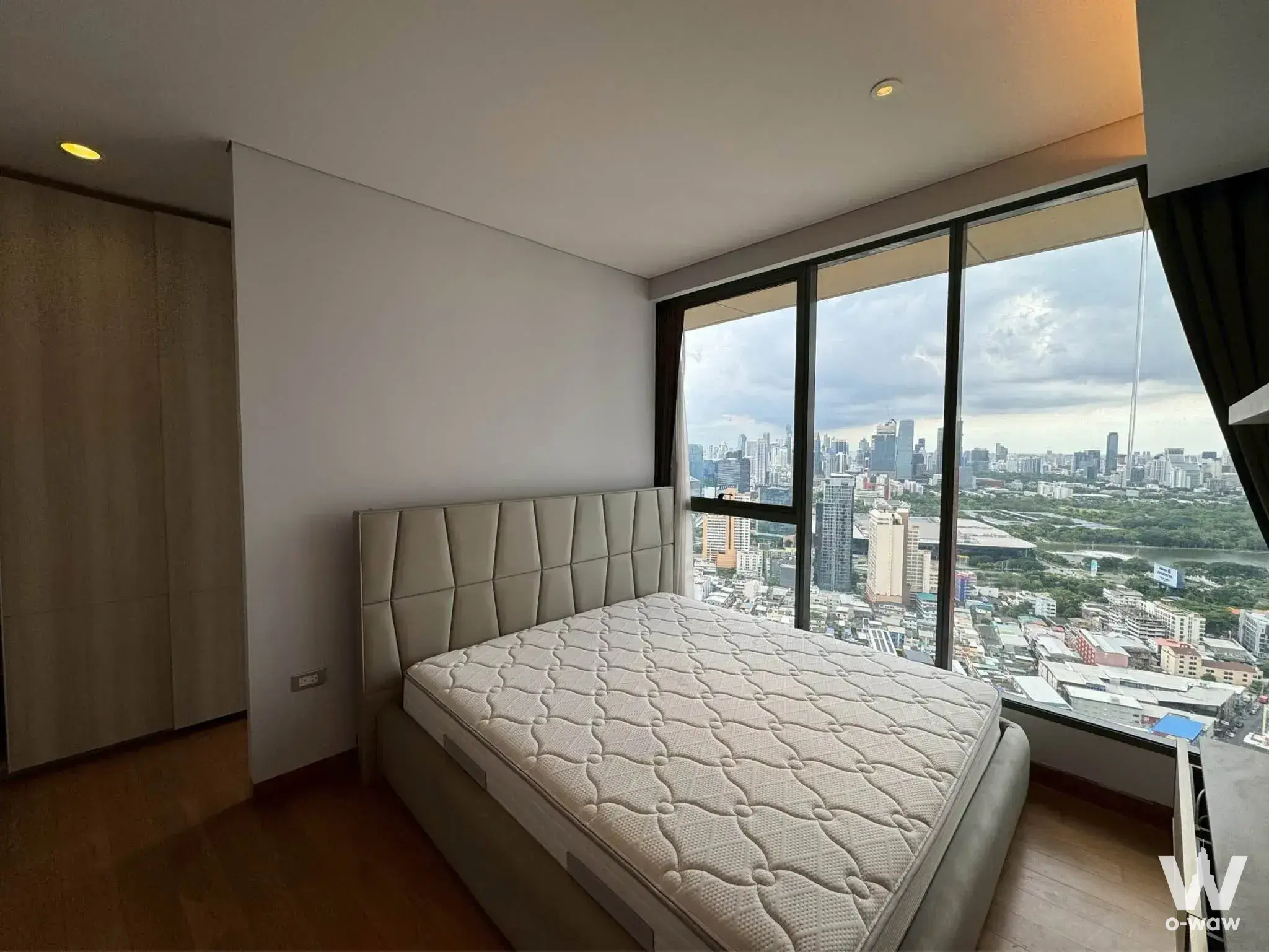 Commercial with 2 bedrooms for sale at The Lumpini 24 — photo 2 of 5