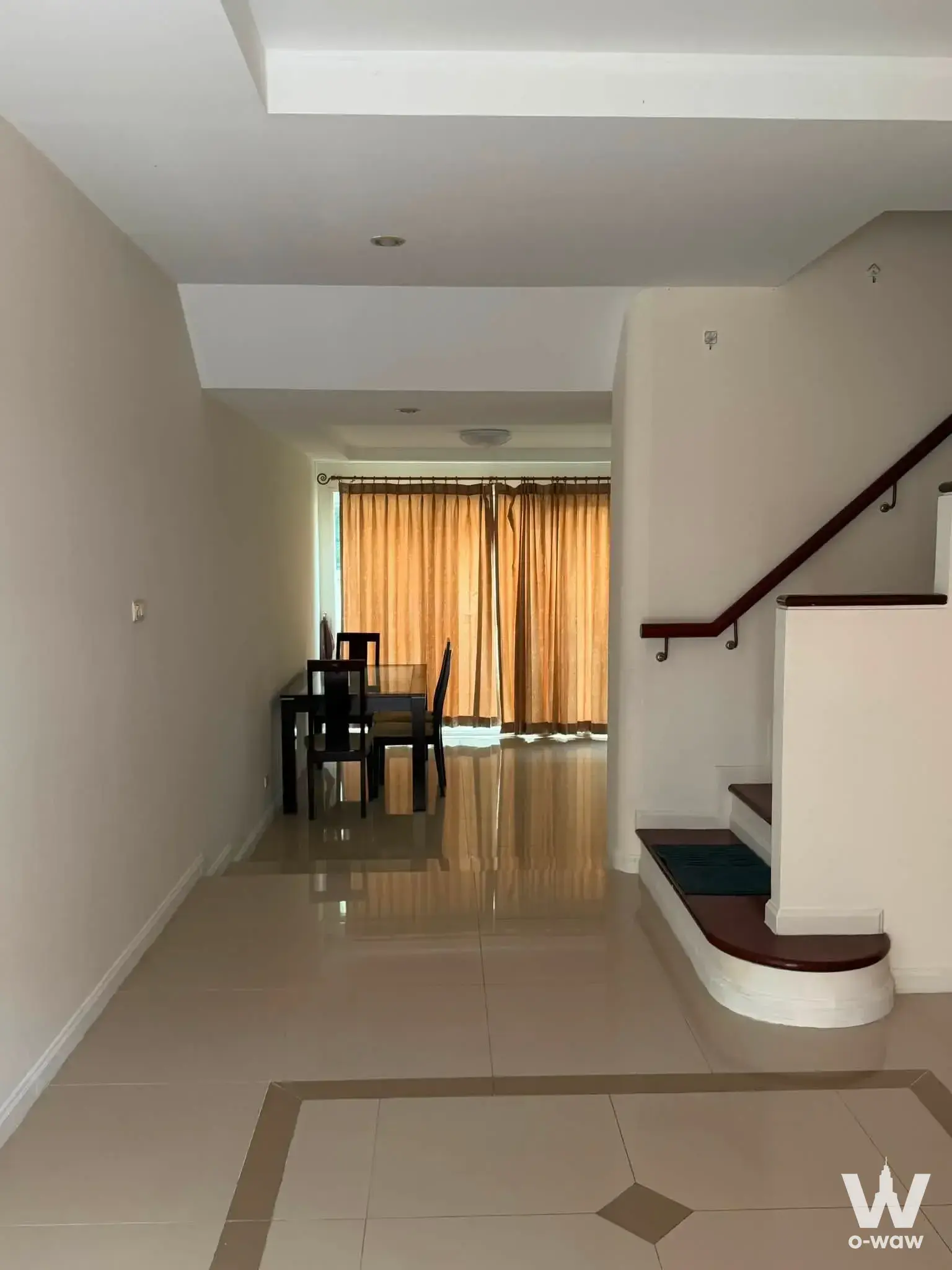 BTS Pink Line Lat Phrao Station, near Ram Inthra Market Km2, Central Ramindra, Big C, The Jas Ramindra, Ram Inthra Stadium. Convenient access to Don Mueang Airport.