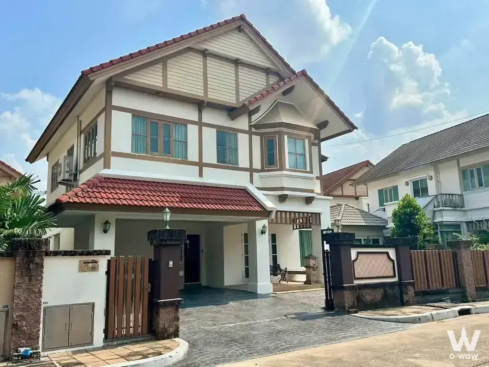 Watcharapol, Bangkok