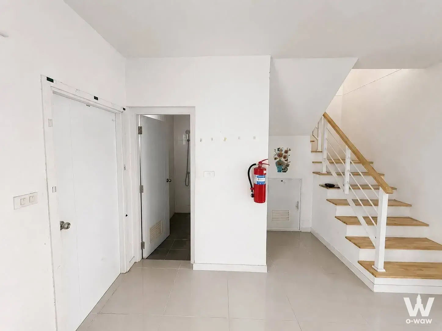 Townhouse with 3 bedrooms for sale at Bang Phli, Samut Prakan — photo 2 of 11