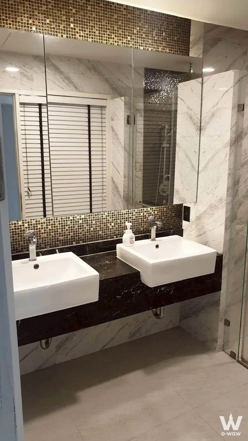 Townhouse with 4 bedrooms for sale at 59 Heritage — photo 2 of 5