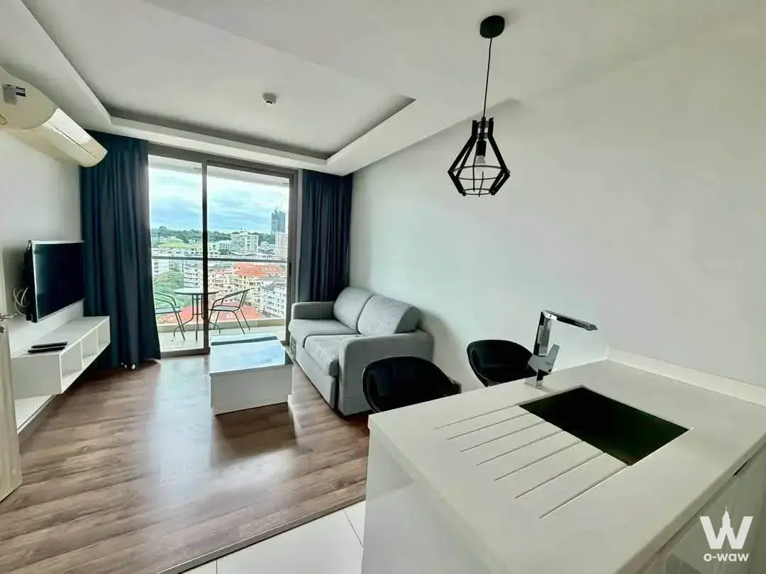 Condo with 1 bedroom for sale at The Peak Towers — photo 2 of 5