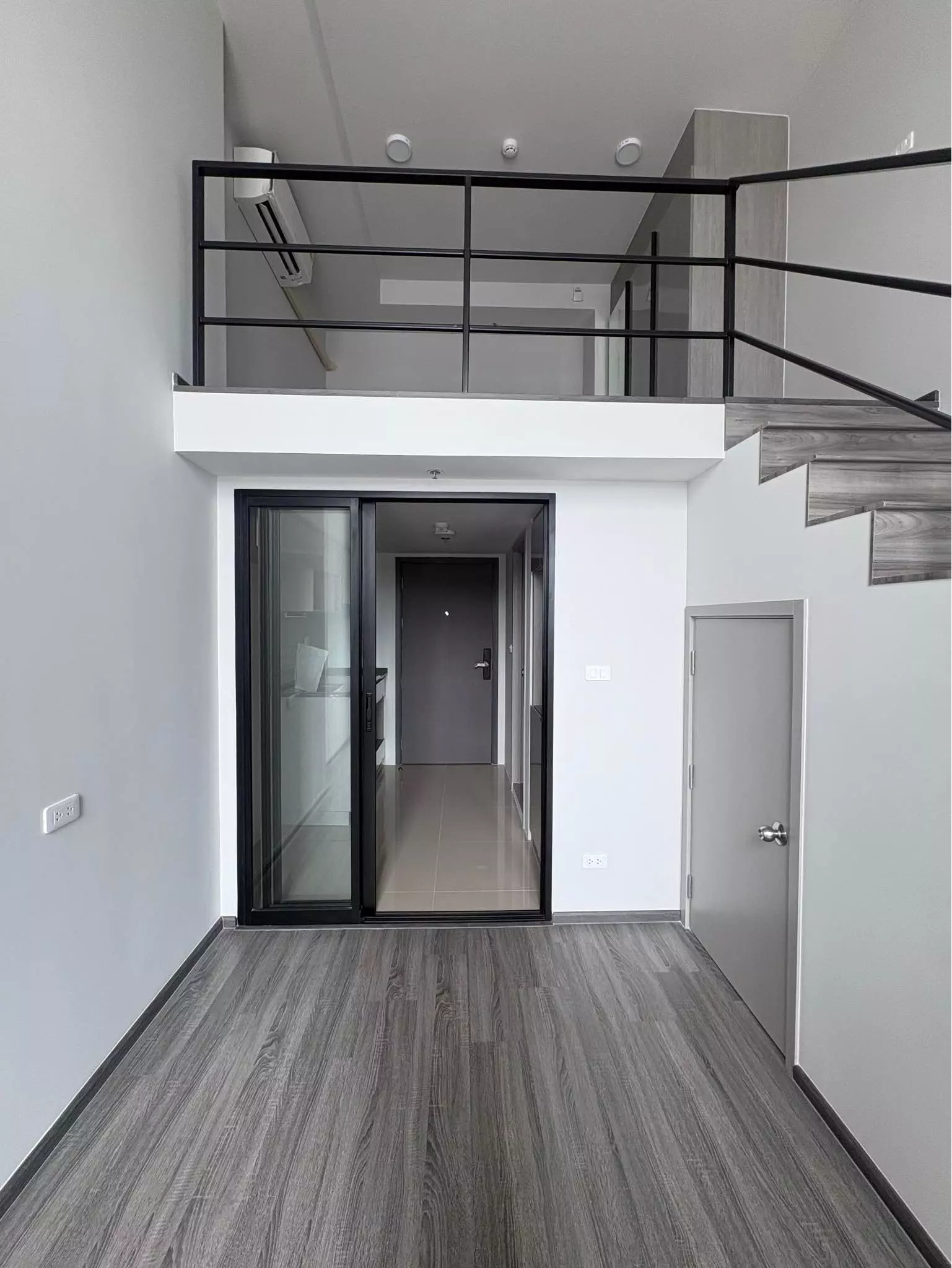 Condo with 1 bedroom for sale at Bang Kapi, Bangkok, Thailand — photo 1 of 5