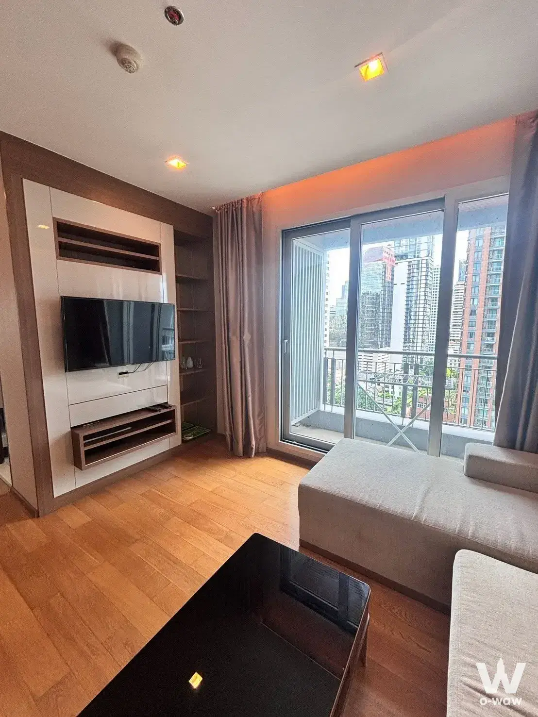Condo with 2 bedrooms for rent at The Address Asoke — photo 2 of 5
