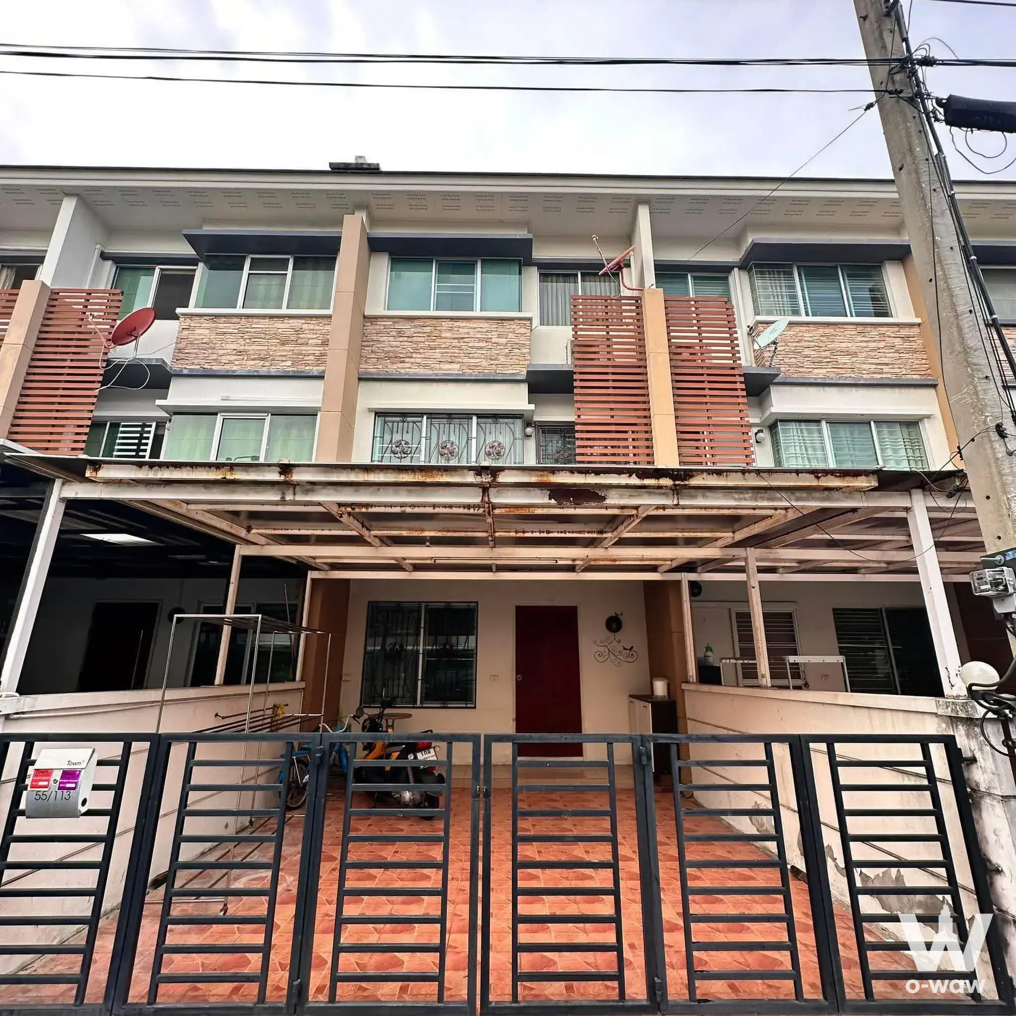 Khlong Lam Chiak Road, Kaset-Navamin Area, Bangkok, Thailand
