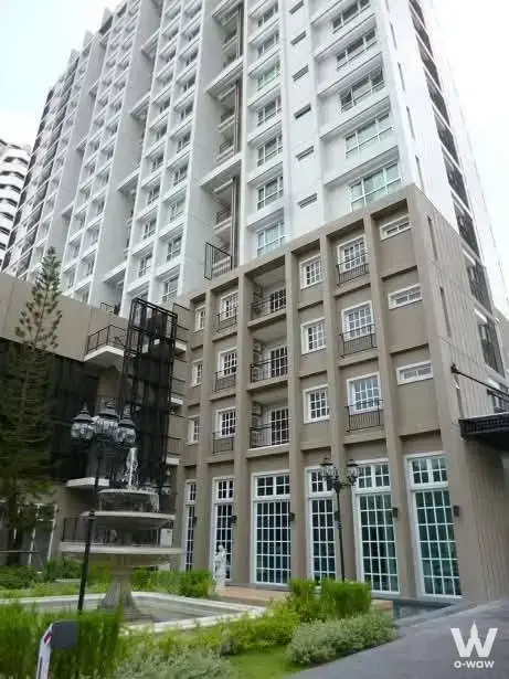 Near MRT Bang Yi Khan Station and Central Pinklao, Charan Sanit Wong Road, near Bang Phlat Intersection, Bangkok