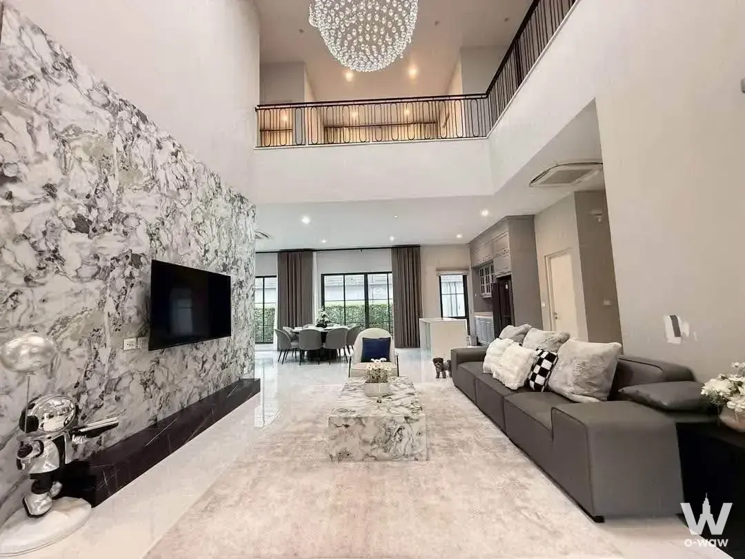 House with 4 bedrooms for sale at Narasiri Krungthep Kreetha — photo 2 of 5