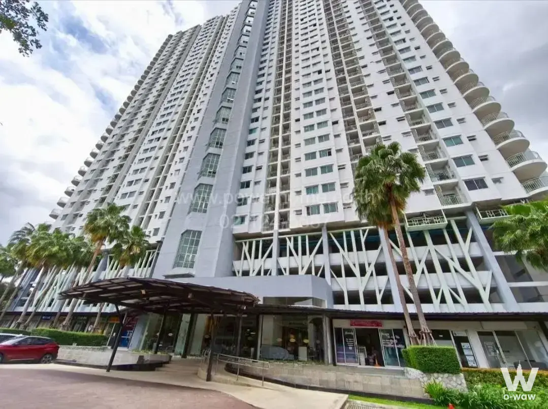 Opposite Siam University, 2 km from Seacon Square Bang Khae, 3 km from Bang Khae Market, 3.5 km from The Mall Bang Khae, 1.5 km from The Mall Tha Phra, 900 meters from Phyathai 3 Hospital. Near BTS & MRT Bang Wa Station (1 minute).