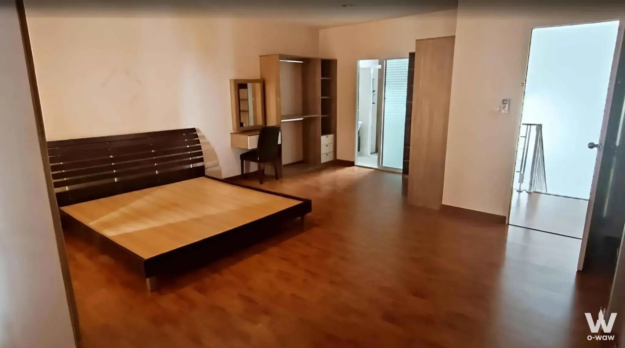 Townhouse with 3 bedrooms for sale at Baan Klang Mueang — photo 2 of 4