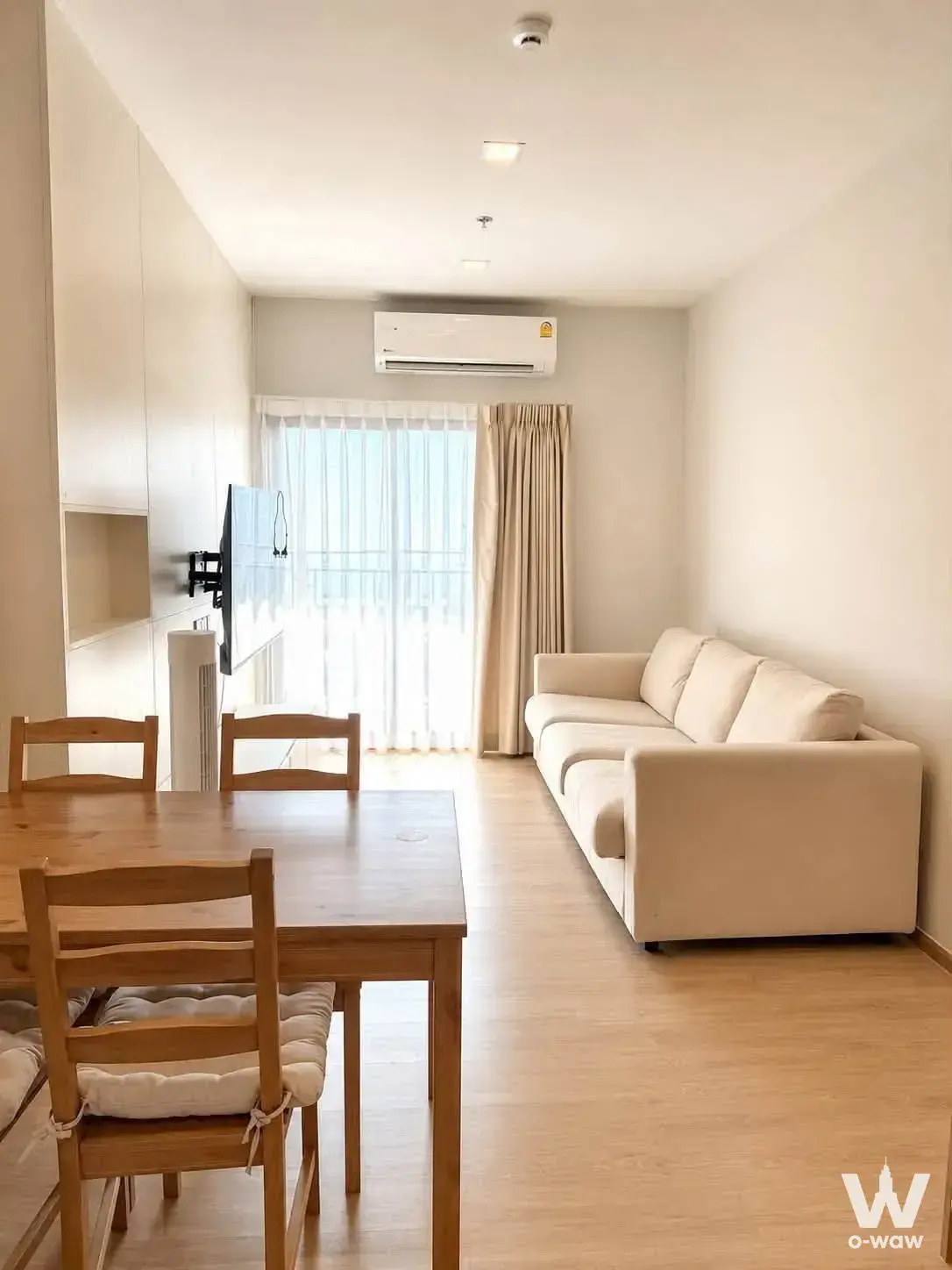 Condo with 2 bedrooms for rent at Metris Phatthanakan-Ekkamai — photo 1 of 5