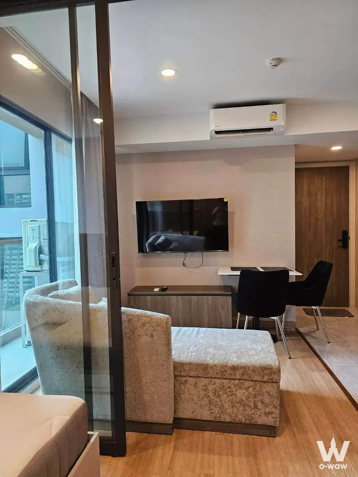 Condo with 1 bedroom for rent at LLoyd Soonvijai-Thonglor — photo 3 of 4