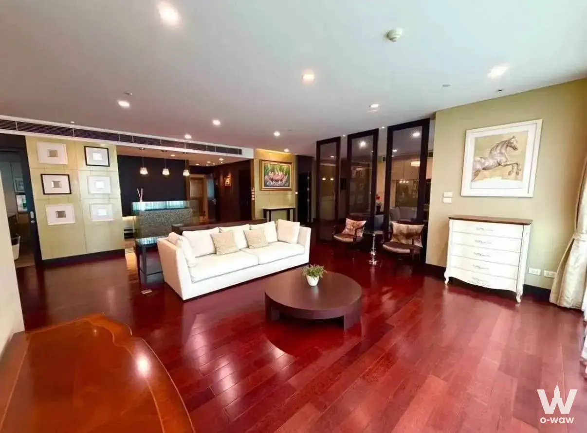 Chidlom Road, Pathum Wan, Bangkok 10330, Thailand