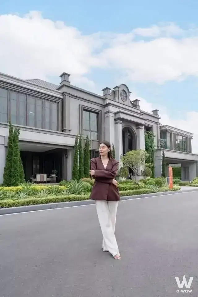 House with 6 bedrooms for sale at Borommaratchachonnani Road (Outbound), connected to Pinklao, Salaya, and Phutthamonthon. West Bangkok. — photo 1 of 3