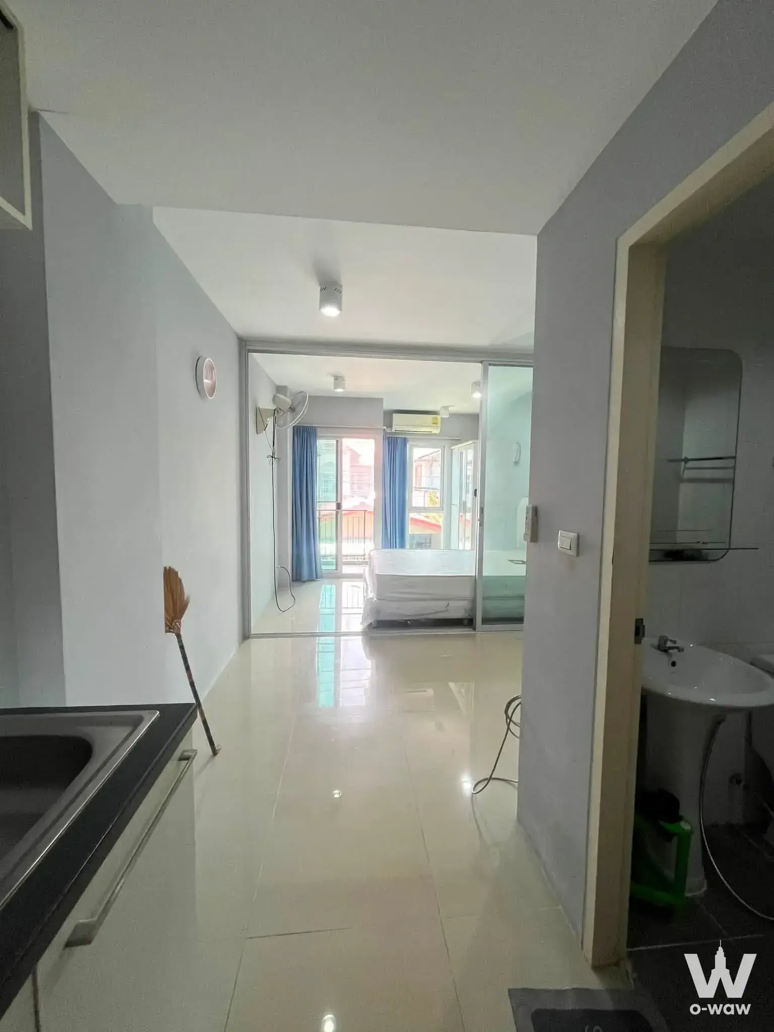 Townhouse with 1 bedroom for rent at 59 Heritage — photo 2 of 5