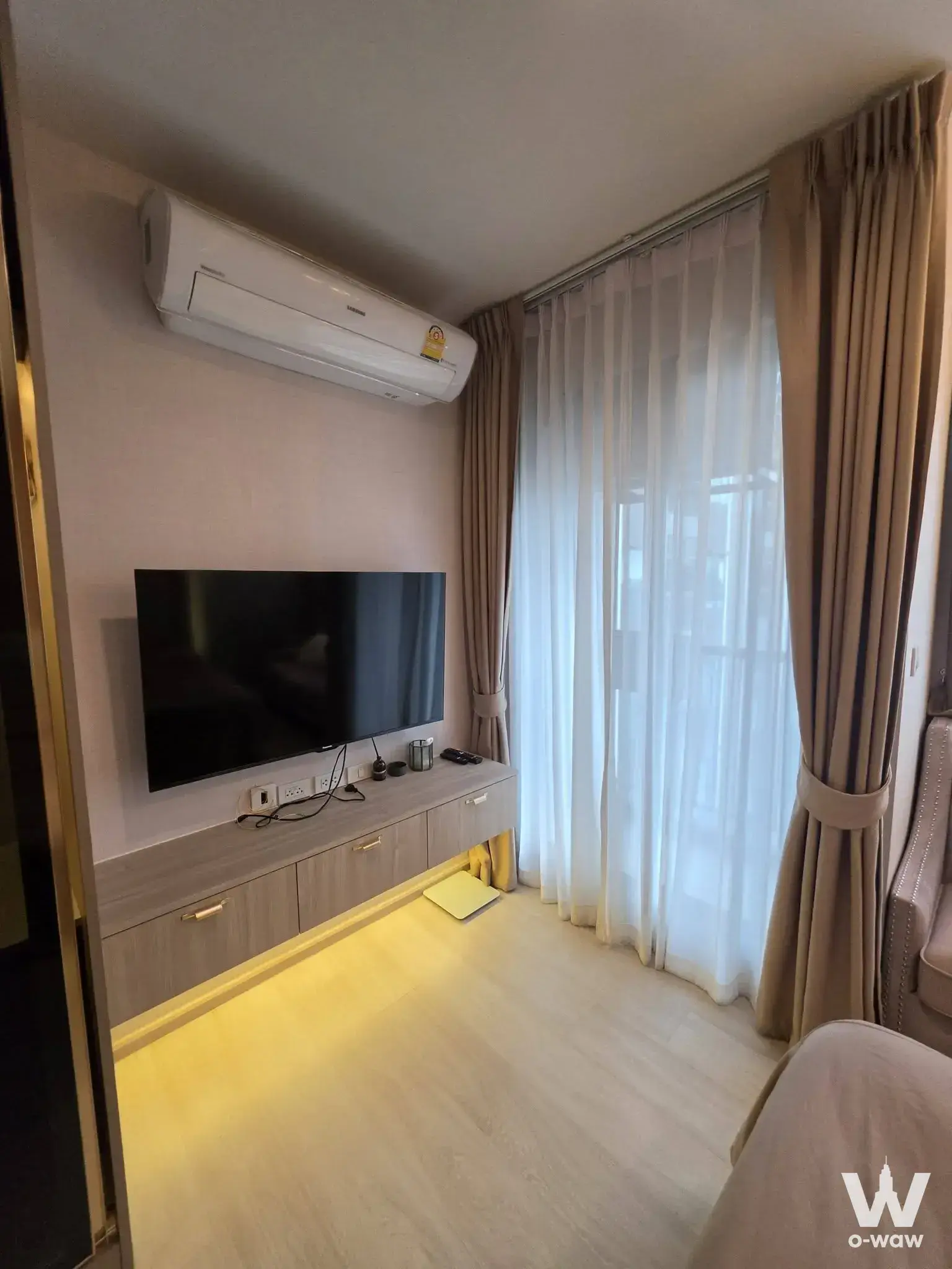 Condo with 1 bedroom for rent at Life One Wireless — photo 3 of 4