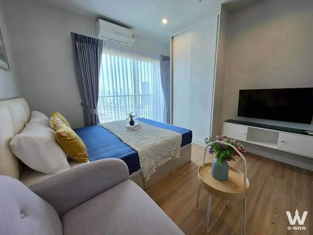 Commercial with 1 bedroom for rent at Metro Sky Wutthakat — photo 2 of 5