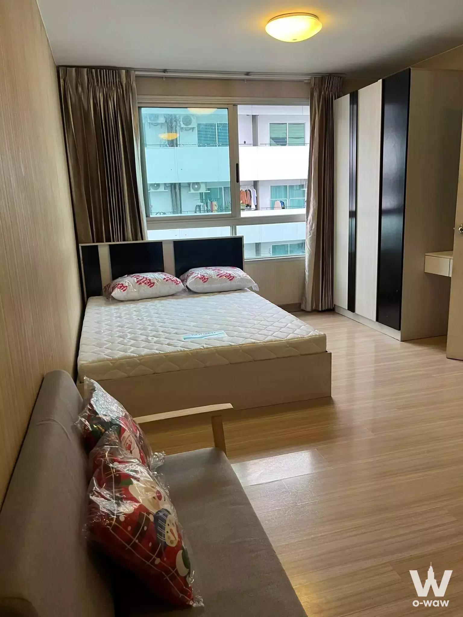 Near Rangsit University, Future Park Rangsit, Seacon Square Rangsit, Si Mum Men Market, Red Line BTS Station, Muang Thakham