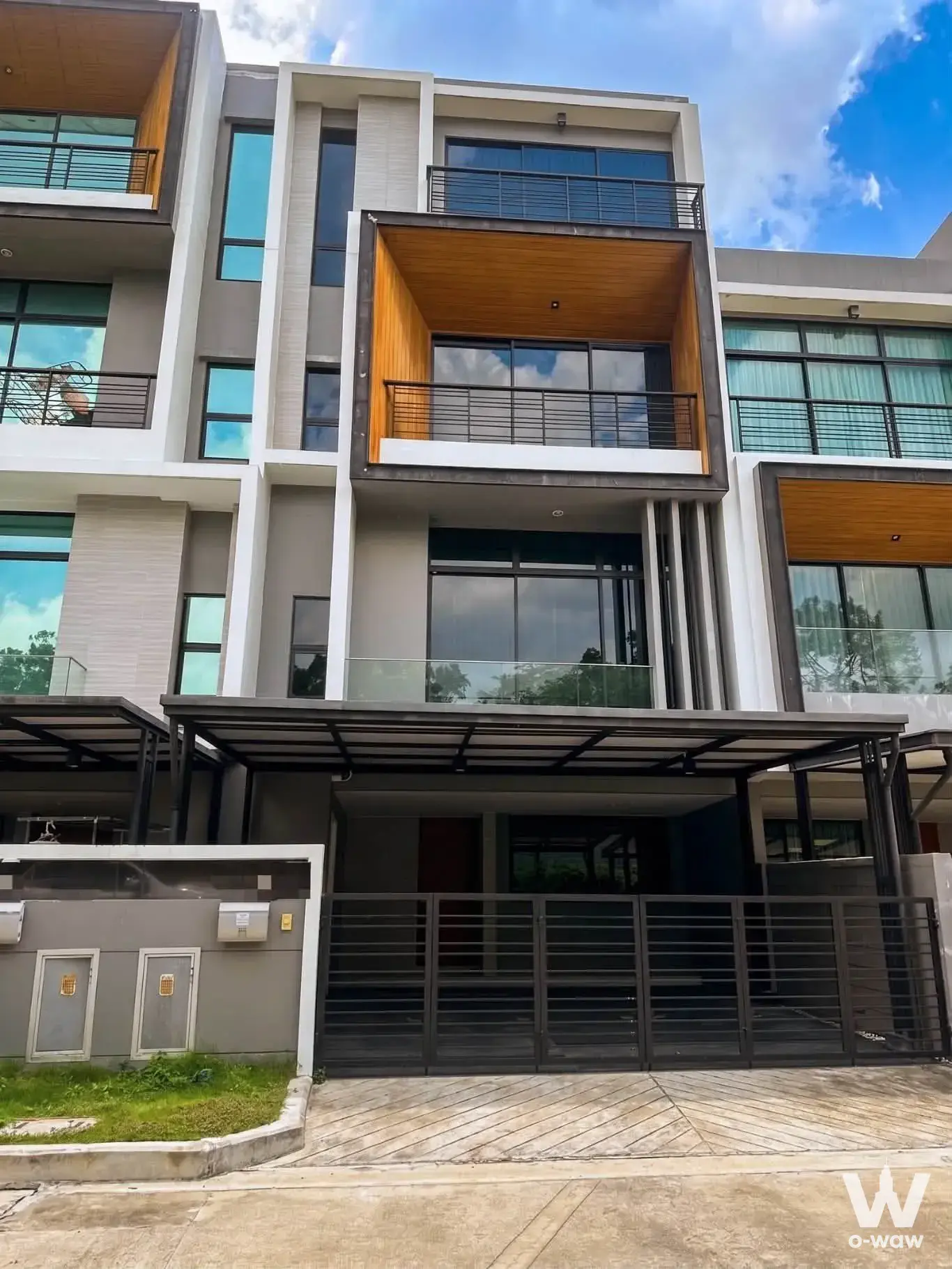 Srinakarin - Rama 9 Area, Bangkok