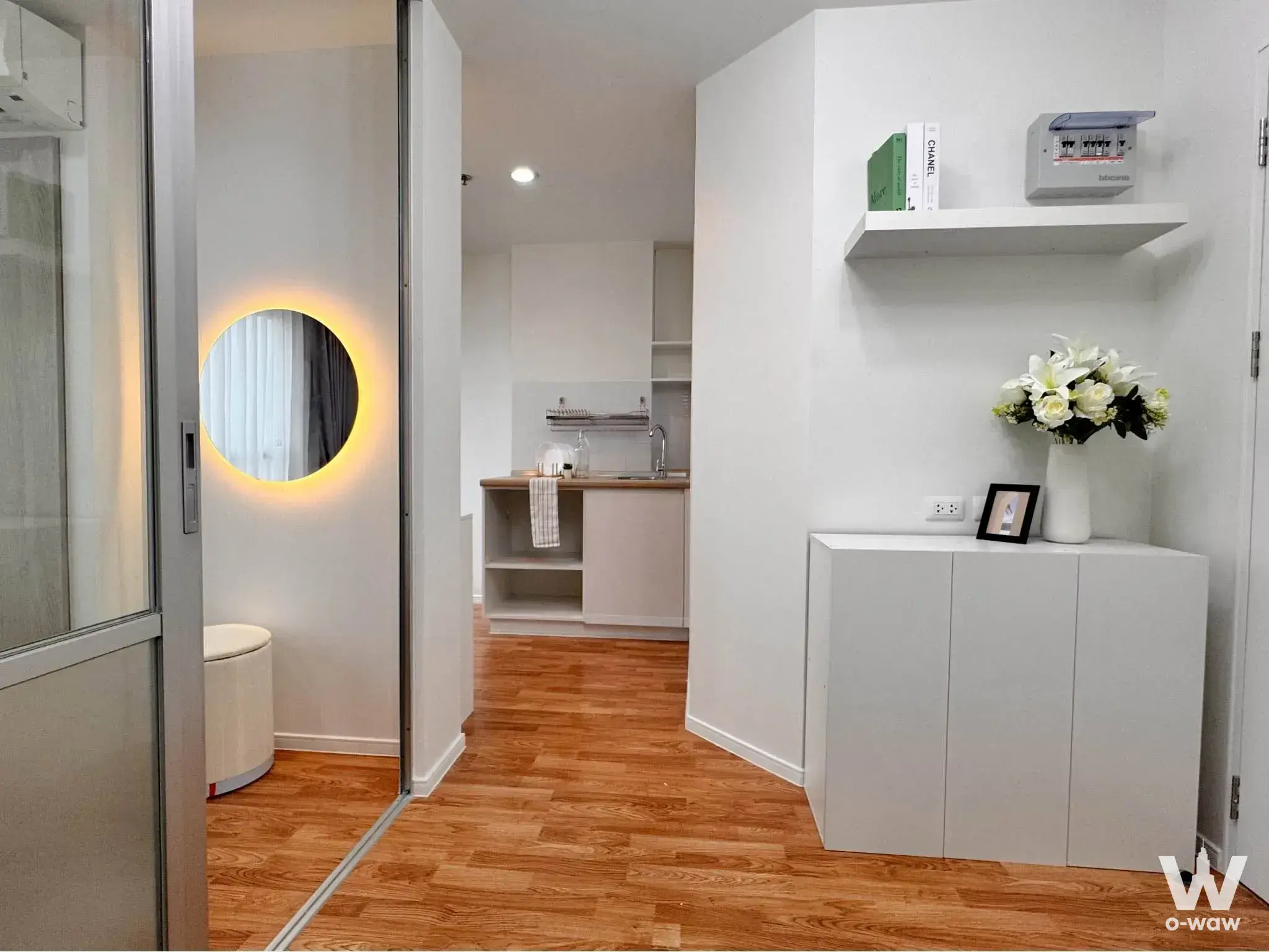 Lumpini Park Nawamin 1-bed condo sale with minimalist design, wood-look floors, and fully furnished layout
